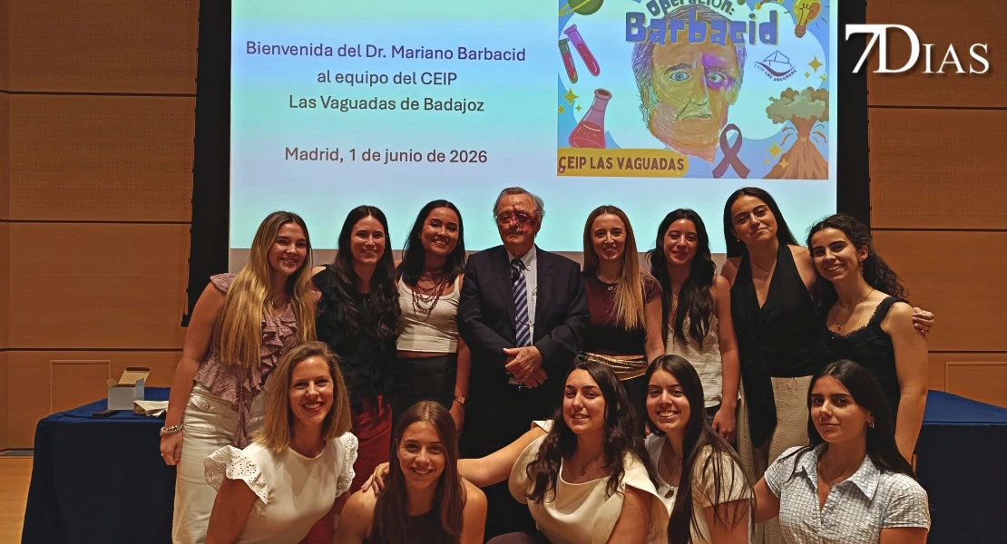 Escolares pacenses estudian a Mariano Barbacid y acaban conociéndolo en persona