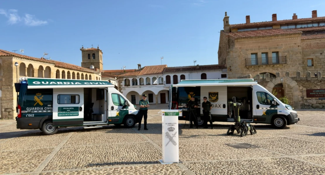 La Guardia Civil lleva las denuncias a las plazas de los pueblos: nace la Oficina Móvil de Cáceres