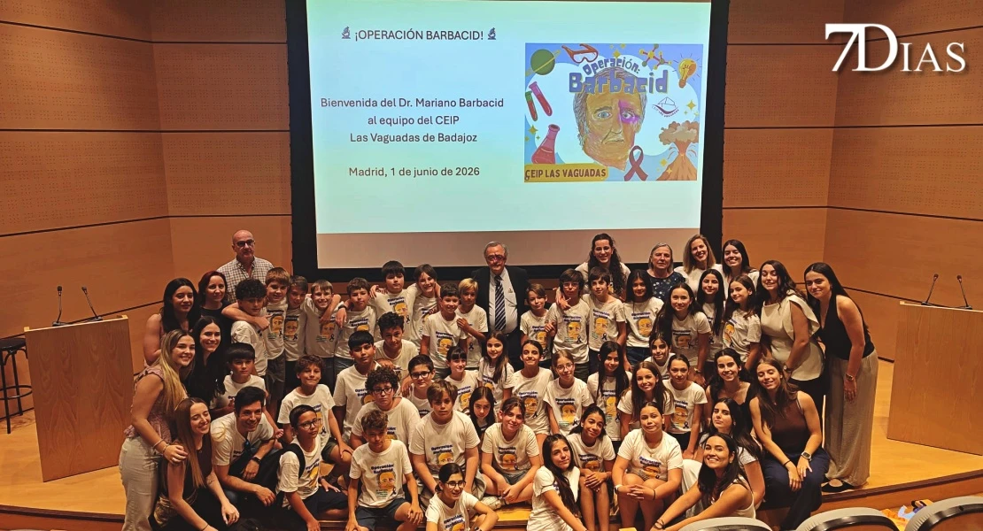 Escolares pacenses estudian a Mariano Barbacid y acaban conociéndolo en persona