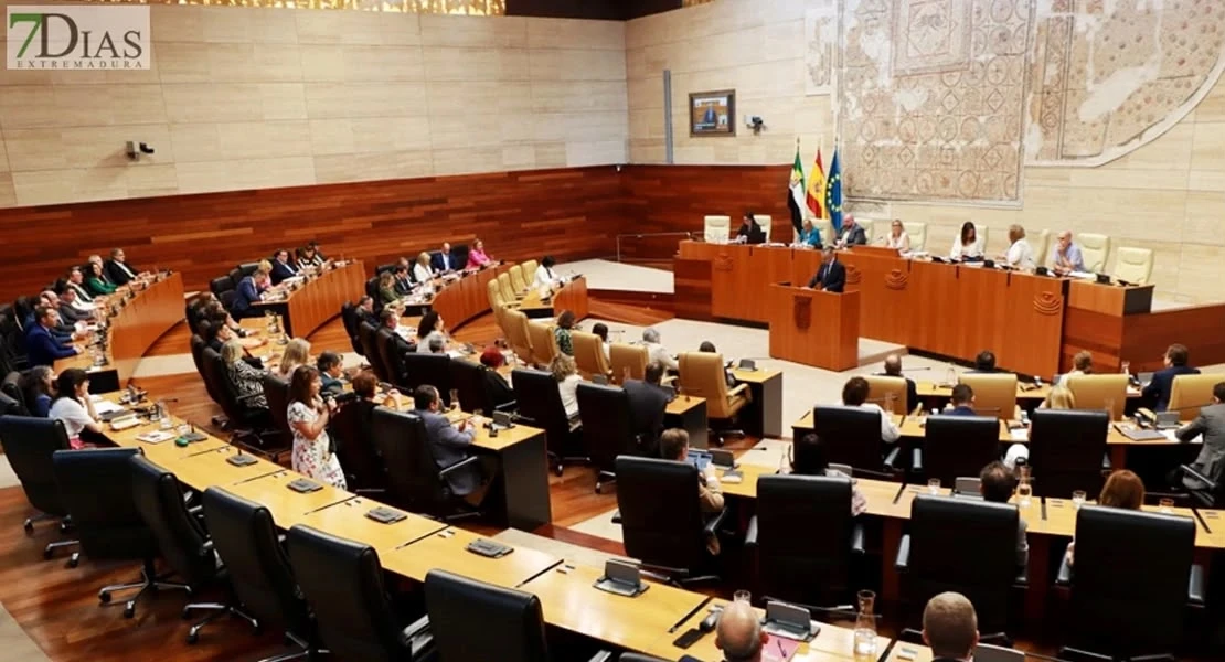 Ruegan a la Asamblea de Extremadura que enmiende los presupuestos para recuperar los salarios del profesorado