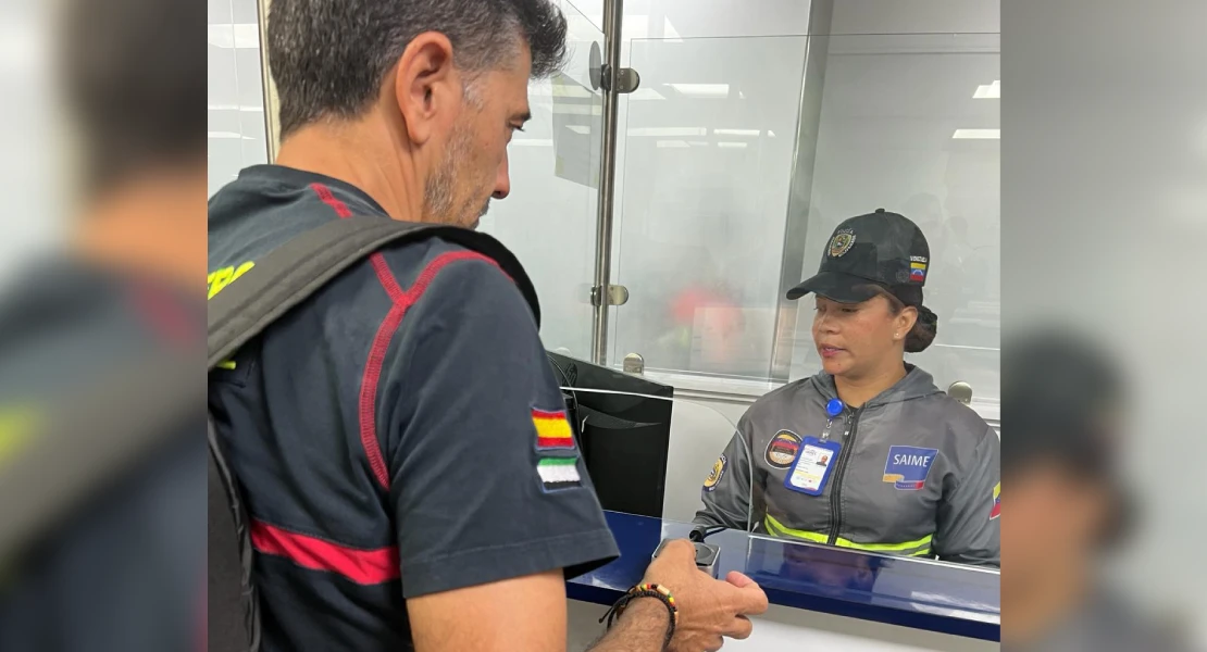 Así ha sido la llegada a Venezuela de los bomberos de Badajoz