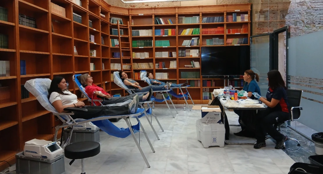 38 personas donan sangre en una jornada solidaria organizada por la Diputación de Badajoz