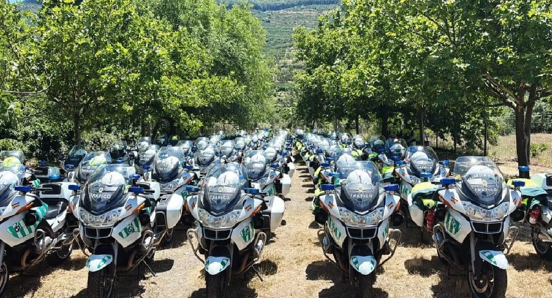 Los futuros motoristas de la Guardia Civil ponen a prueba su formación por Extremadura