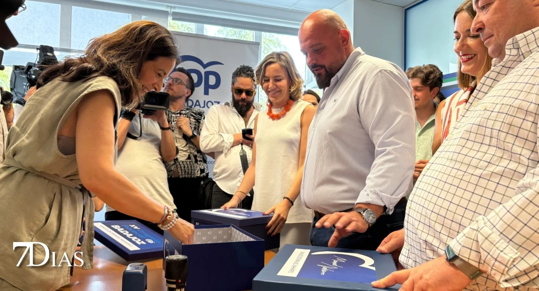 Manuel Naharro consigue un apoyo masivo para ser presidente provincial del PP en Badajoz