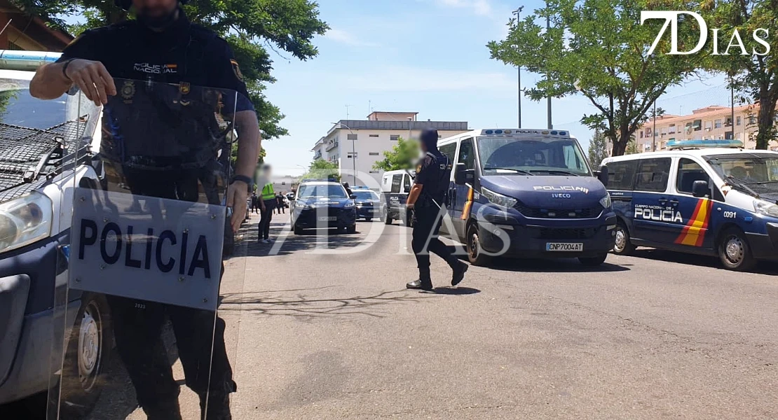 Así ha recibido el barrio al autor confeso del crimen de David Salazar: "¡Asesino!"