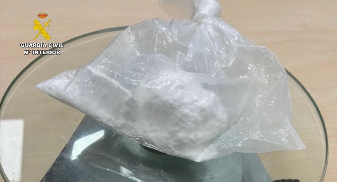 Muerde a un agente tras ser sorprendido con cocaina en un control en Extremadura