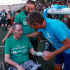 Leyendas, deporte y solidaridad: así se vivió el partido por la ELA en Cáceres