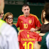 Leyendas, deporte y solidaridad: así se vivió el partido por la ELA en Cáceres