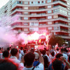 El CD Badajoz celebra el ascenso con sus aficionados