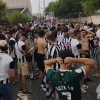 Ambientazo en las calles de Zaragoza para apoyar al CD Badajoz en la final por el ascenso