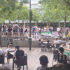 Ambientazo en las calles de Zaragoza para apoyar al CD Badajoz en la final por el ascenso