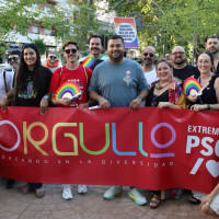 El PSOE de Extremadura sale a las calles de Mérida a reivindicar "más orgullo y menos odio"
