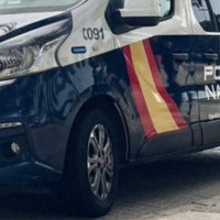 Rescatan a un bebé de dos meses deshidratado y cubierto de excrementos