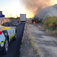 Varios focos de incendio obligan a cortar la A-66 en la provincia de Cáceres