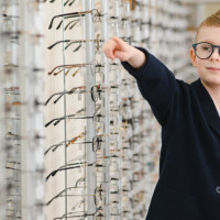 Ayudas en gafas y lentillas para menores en España: todo lo que debes saber