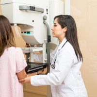 Más de 9.700 extremeñas se realizarán mamografías en julio
