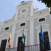 Mérida se ilumina de azul en apoyo a las personas refugiadas