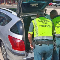 Sorprendidos dos vecinos de Mérida intentando sustraer envíos de paquetería en reparto