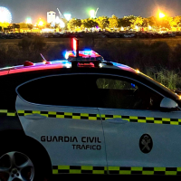 Espectacular persecución en Cáceres tras escapar de un control y chocar contra un vehículo oficial