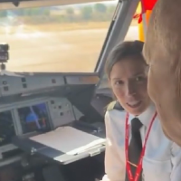 La piloto extremeña que pidió la bendición del papa León XIV