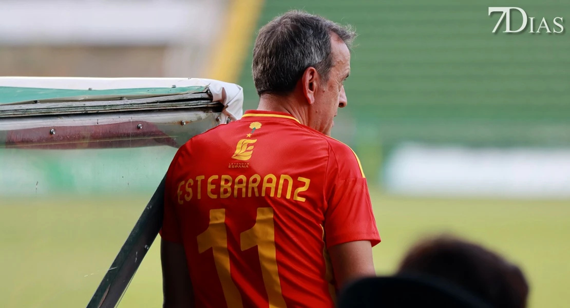 Leyendas, deporte y solidaridad: así se vivió el partido por la ELA en Cáceres