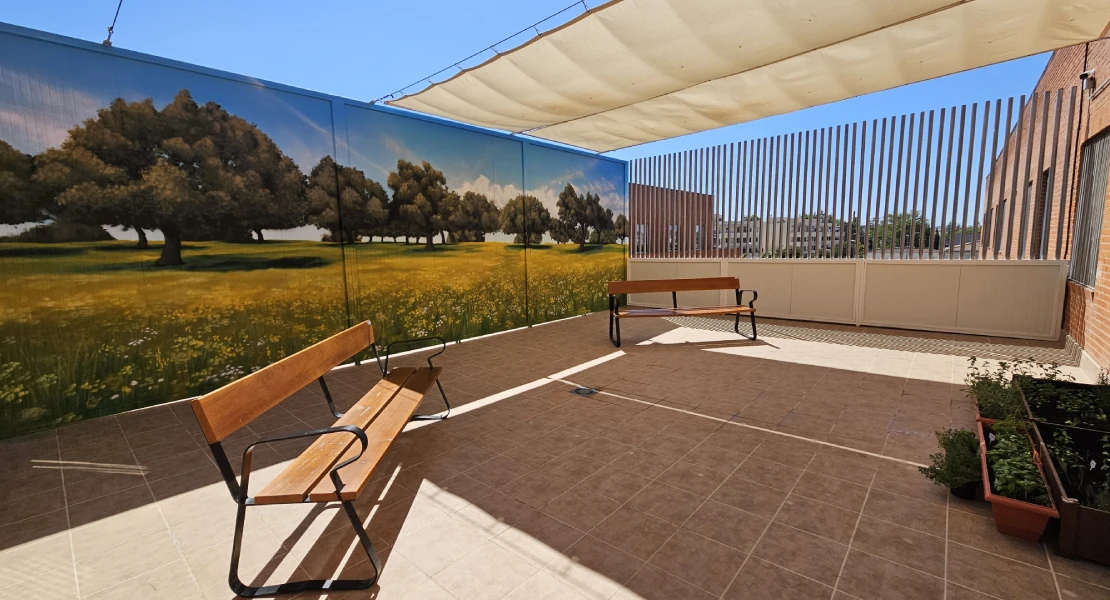 Construyen una terraza en Psiquiatría del Hospital San Pedro de Alcántara con fines terapéuticos