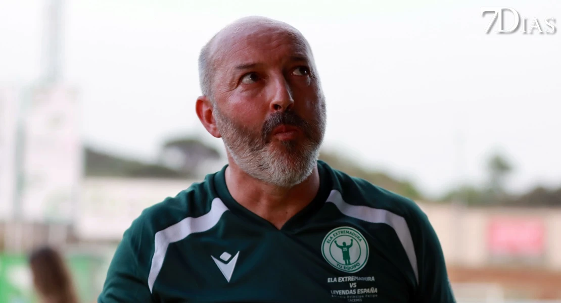 Leyendas, deporte y solidaridad: así se vivió el partido por la ELA en Cáceres