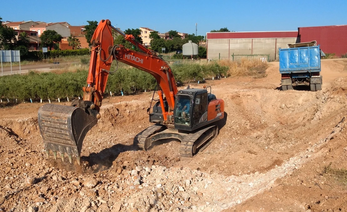 Inician las obras de mejora del acceso a Solana de los Barros desde la EX-300