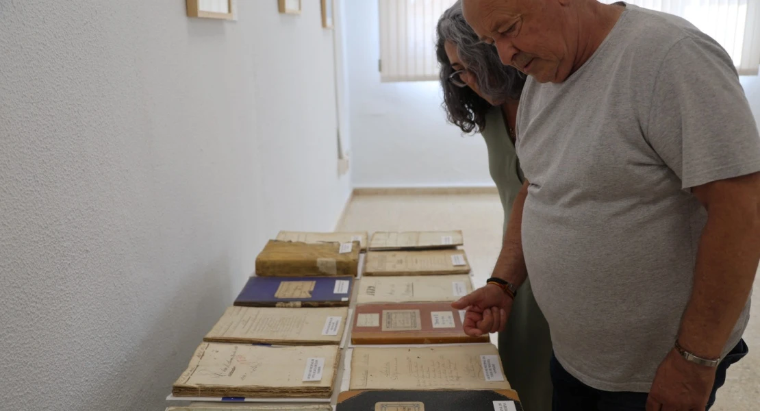25 ayuntamientos aseguran su “tesoro documental” gracias a la Diputación de Badajoz