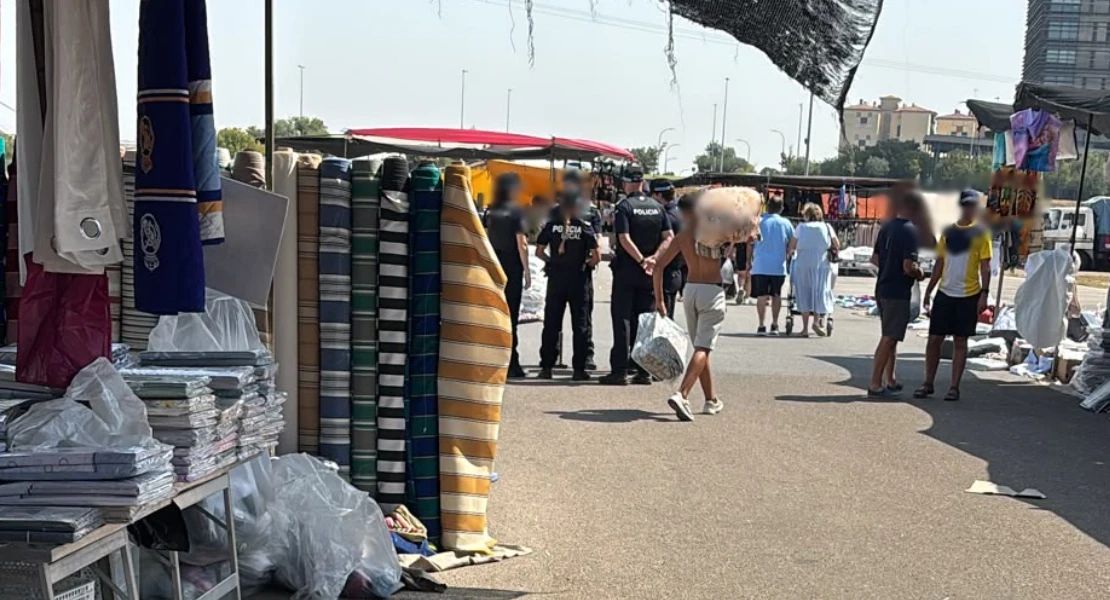 Los vendedores del mercadillos de Badajoz hartos de los controles de ASPEX: “Echan a los clientes”