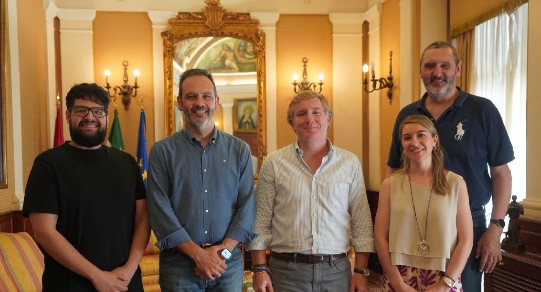 El Ayuntamiento de Badajoz presenta una plataforma para formar en lenguaje de signos