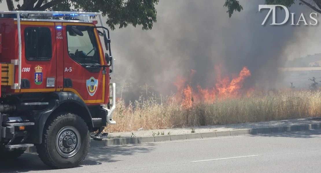 Imágenes que deja el grave incendio en la zona de Ronda Norte (BA)