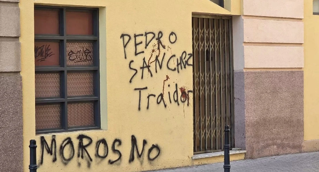 El PSOE de Badajoz denuncia un nuevo ataque a su sede: “Volveremos a limpiar la pared y a defender nuestros ideales”