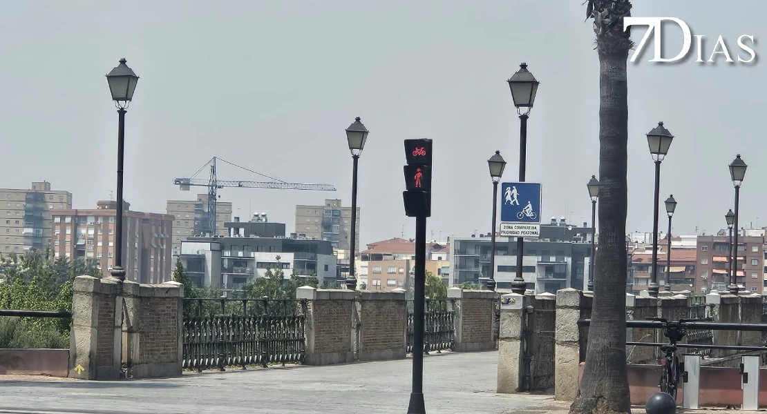Badajoz se cubre de humo por los incendios activos en España