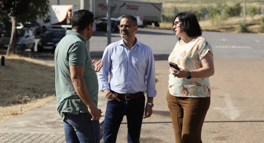 El PSOE de Extremadura alerta del despido de 56 trabajadores de los Centros de Transportes