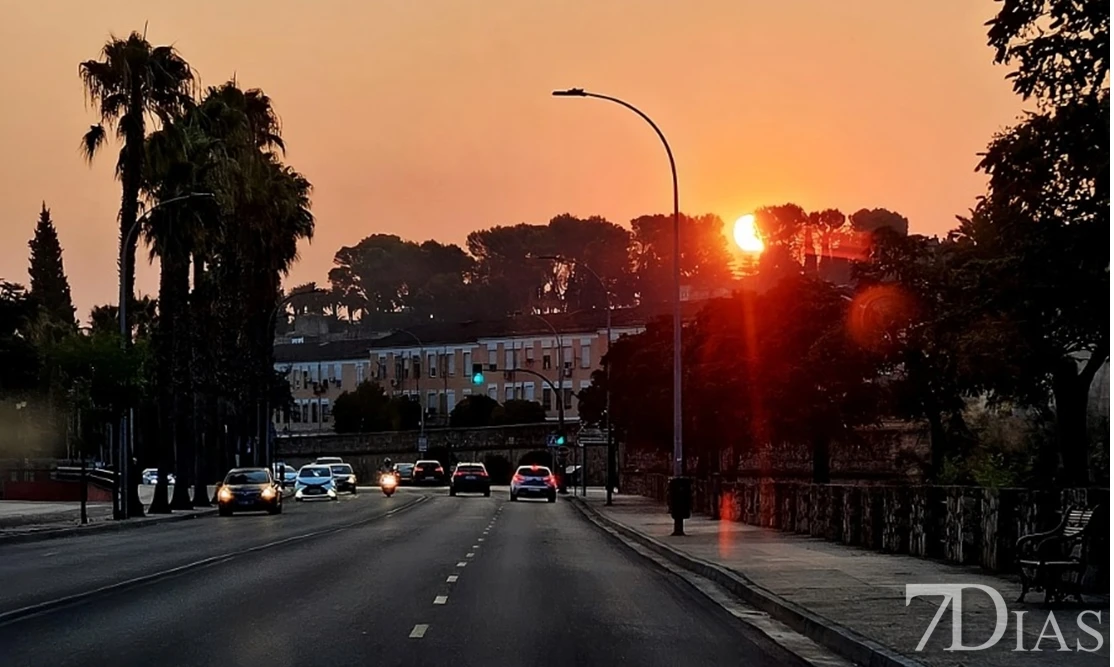 ¿Por qué se ve el sol con tonos tan rojizos estos días?