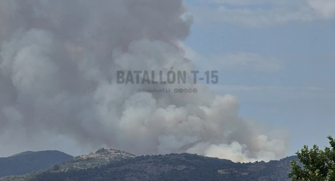 Declarado el nivel 1 de peligrosidad en un incendio forestal en el norte de Cáceres