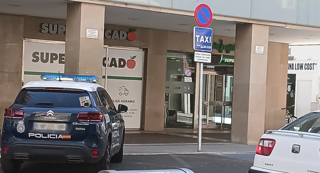 Detenido tras robar y forcejear con el vigilante en un supermercado de Badajoz