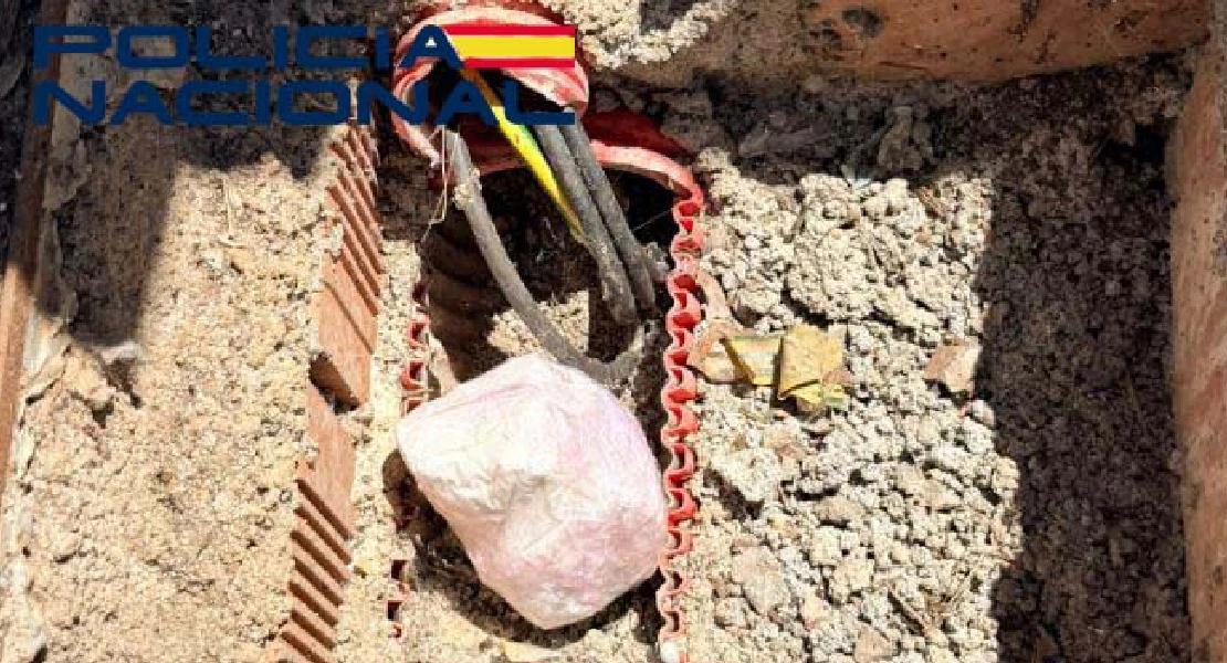 Pillados ocultando droga en las tuberías de un domicilio en Plasencia