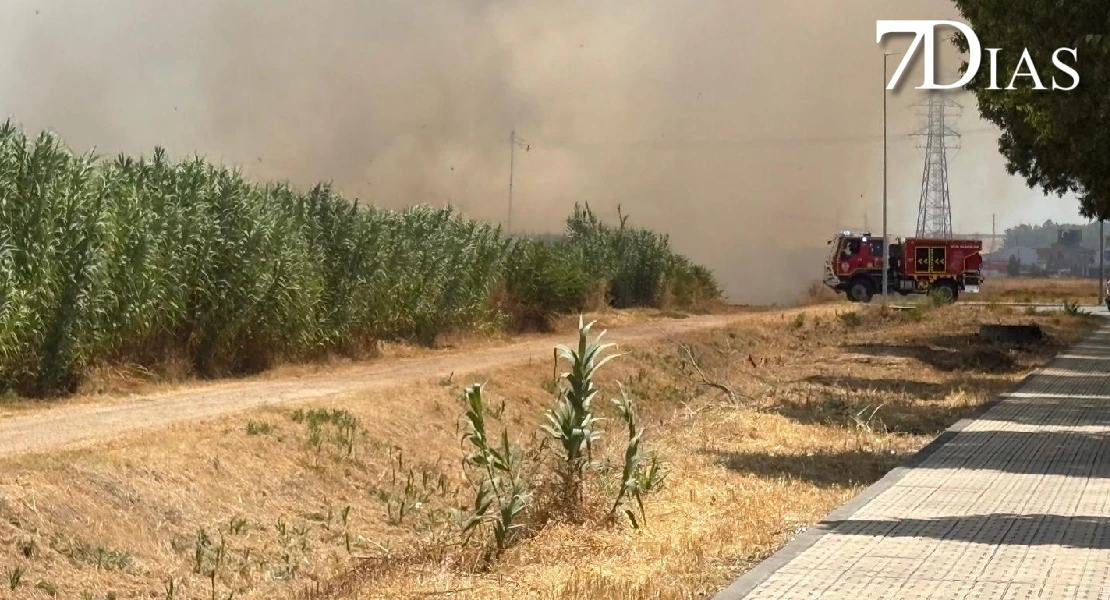 Imágenes del grave incendio la zona de Ronda Norte (BA)