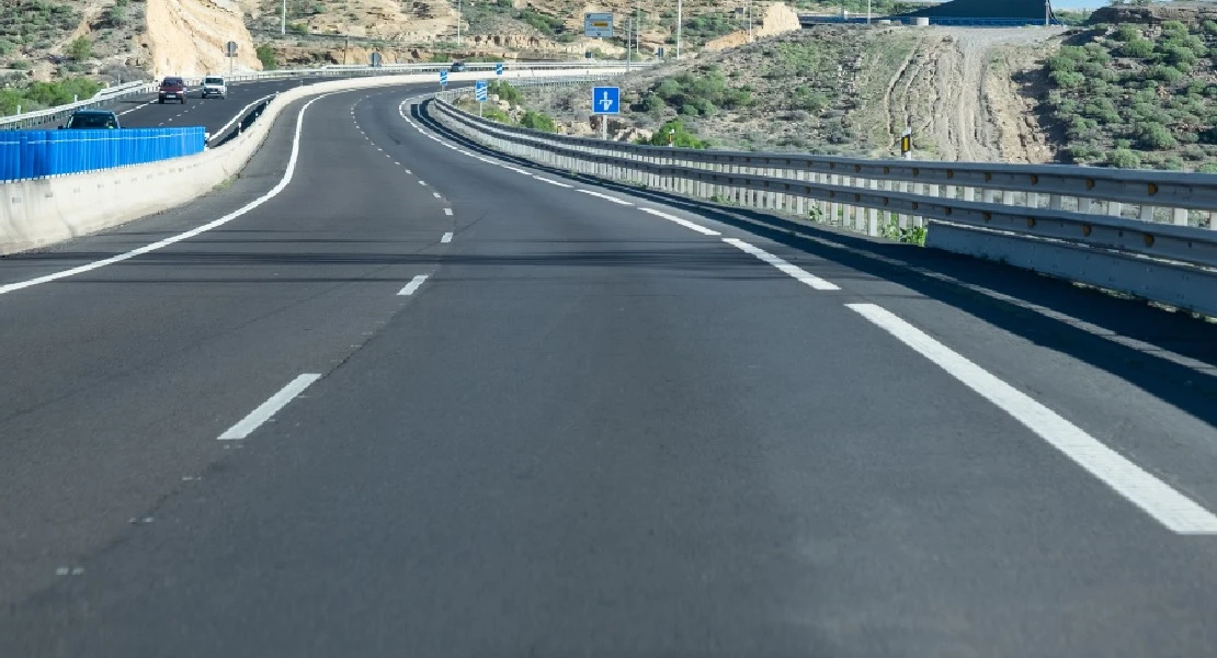 Cortan temporalmente el carril derecho de la A-66 en la provincia de Cáceres