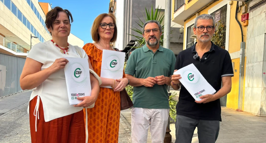 CSIF lleva a la Junta 7.200 firmas para pedir la equiparación salarial en la Administración General