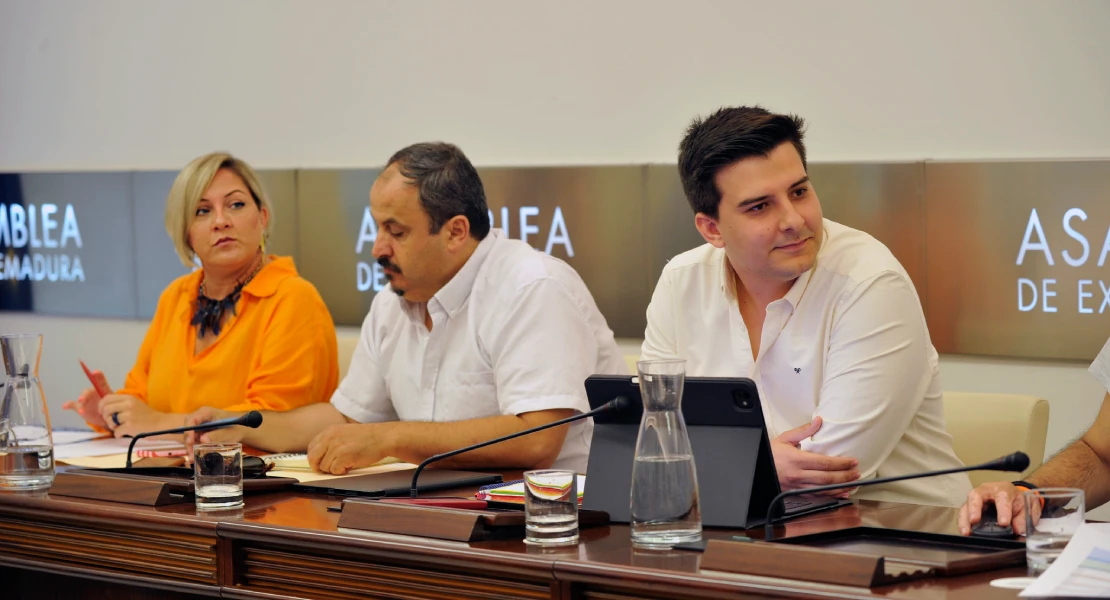 El PSOE acusa a la Junta de crear "menores de primera y de segunda" en Extremadura