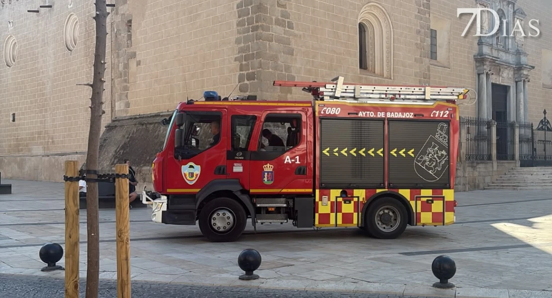 Un fuerte olor a gas en el centro de Badajoz moviliza a los bomberos