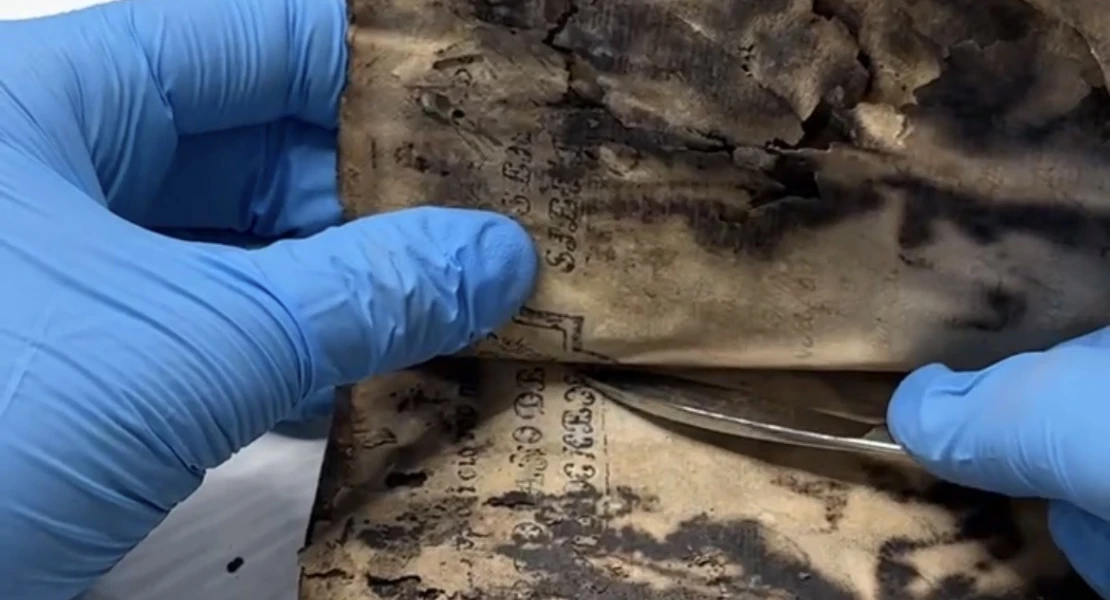 Recuperan un tesoro documental de 1609 de Villalba de los Barros dañado por la riada de 1997