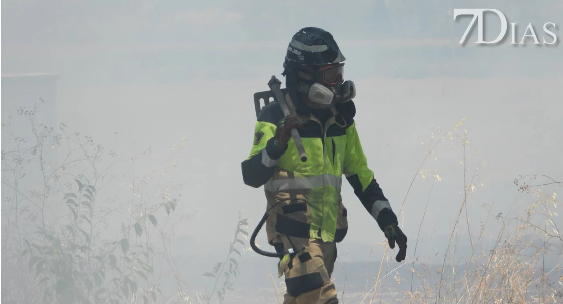 Imágenes que deja el grave incendio en la zona de Ronda Norte (BA)