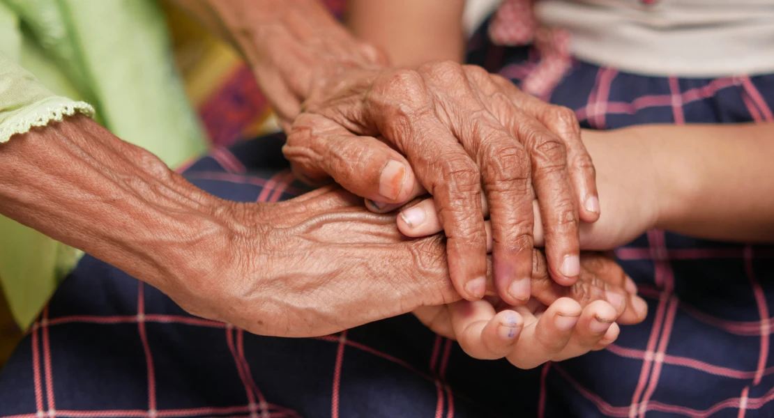 El mejor homenaje a nuestros abuelos: un sistema de cuidados digno