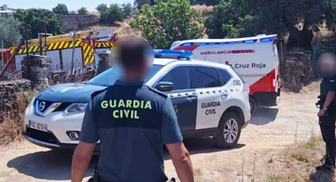 Tres personas intoxicadas por inhalación de disolvente en una finca de Oliva de la Frontera