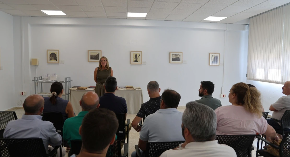 25 ayuntamientos aseguran su “tesoro documental” gracias a la Diputación de Badajoz