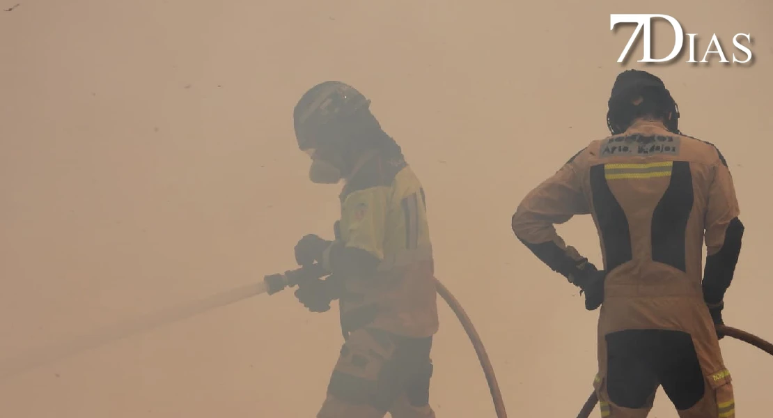 Imágenes del grave incendio la zona de Ronda Norte (BA)
